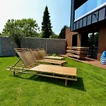 Les Villa *