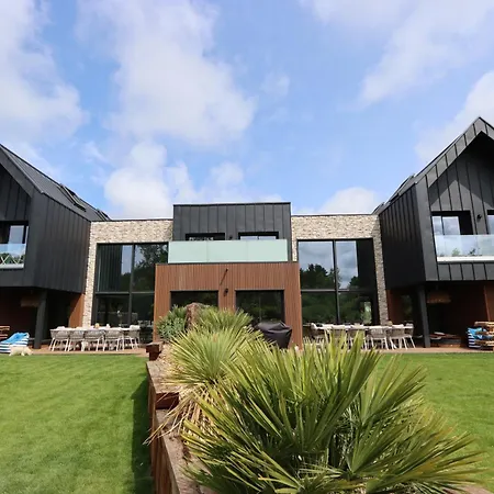 Les Villa *